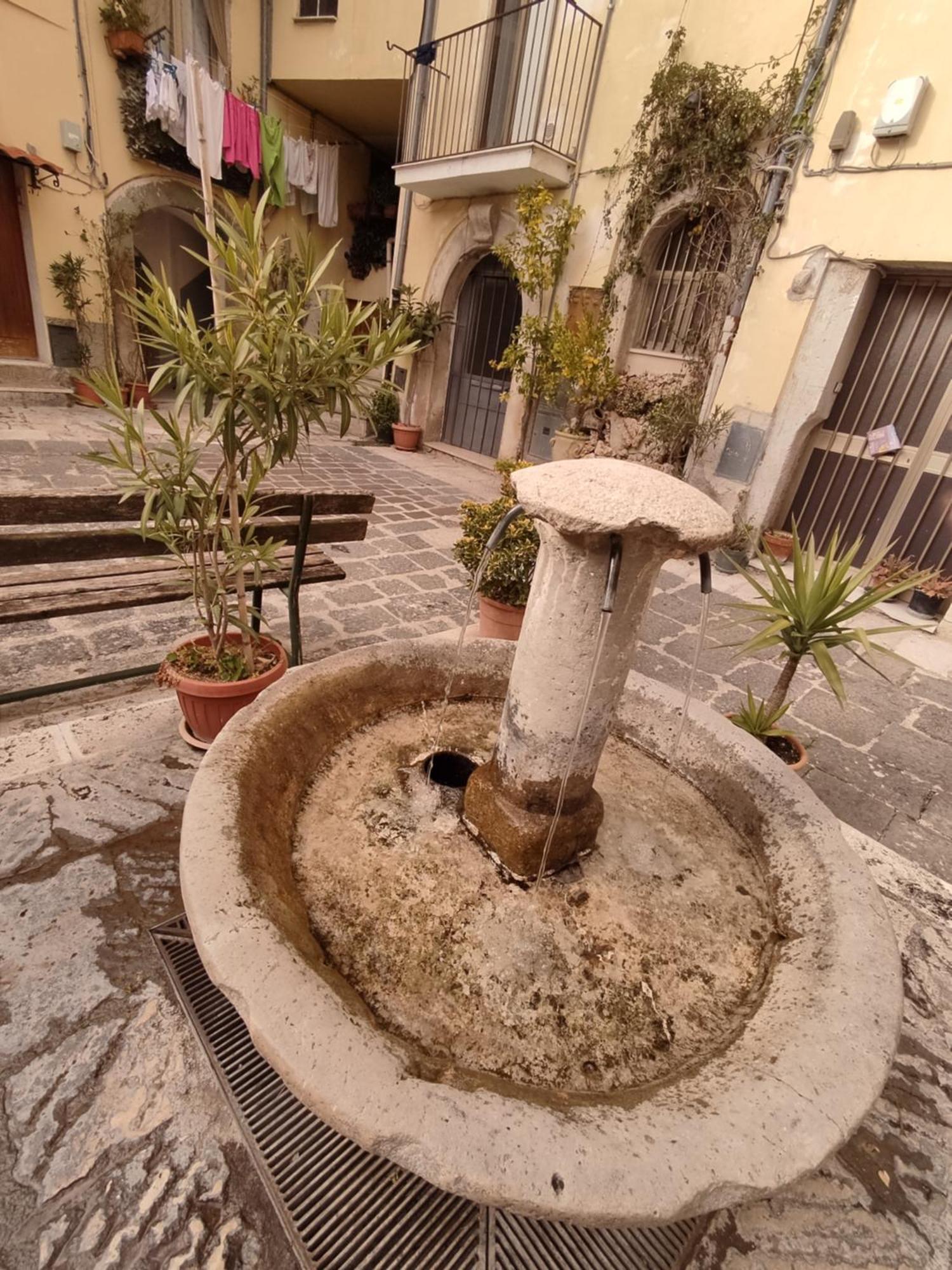 איסרניה Lafuntanella45 Casa Vacanze מראה חיצוני תמונה